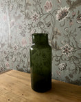 Charger l'image dans la visionneuse de la galerie, Vase en verre vert bouteille