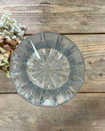 Charger l'image dans la visionneuse de la galerie, Vase vintage en cristal