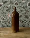 Charger l'image dans la visionneuse de la galerie, Bouteille en grès émaillé marron