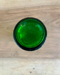 Charger l'image dans la visionneuse de la galerie, Vase en verre vert