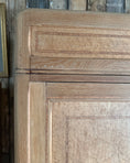 Charger l'image dans la visionneuse de la galerie, Grande armoire Art Déco en érable moucheté