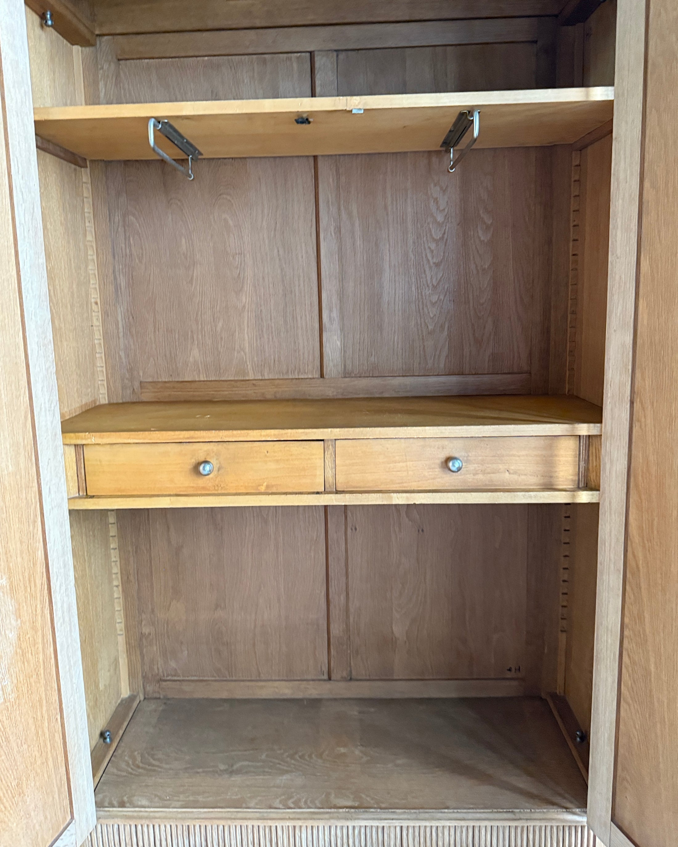 Armoire Art Déco en chêne avec penderie