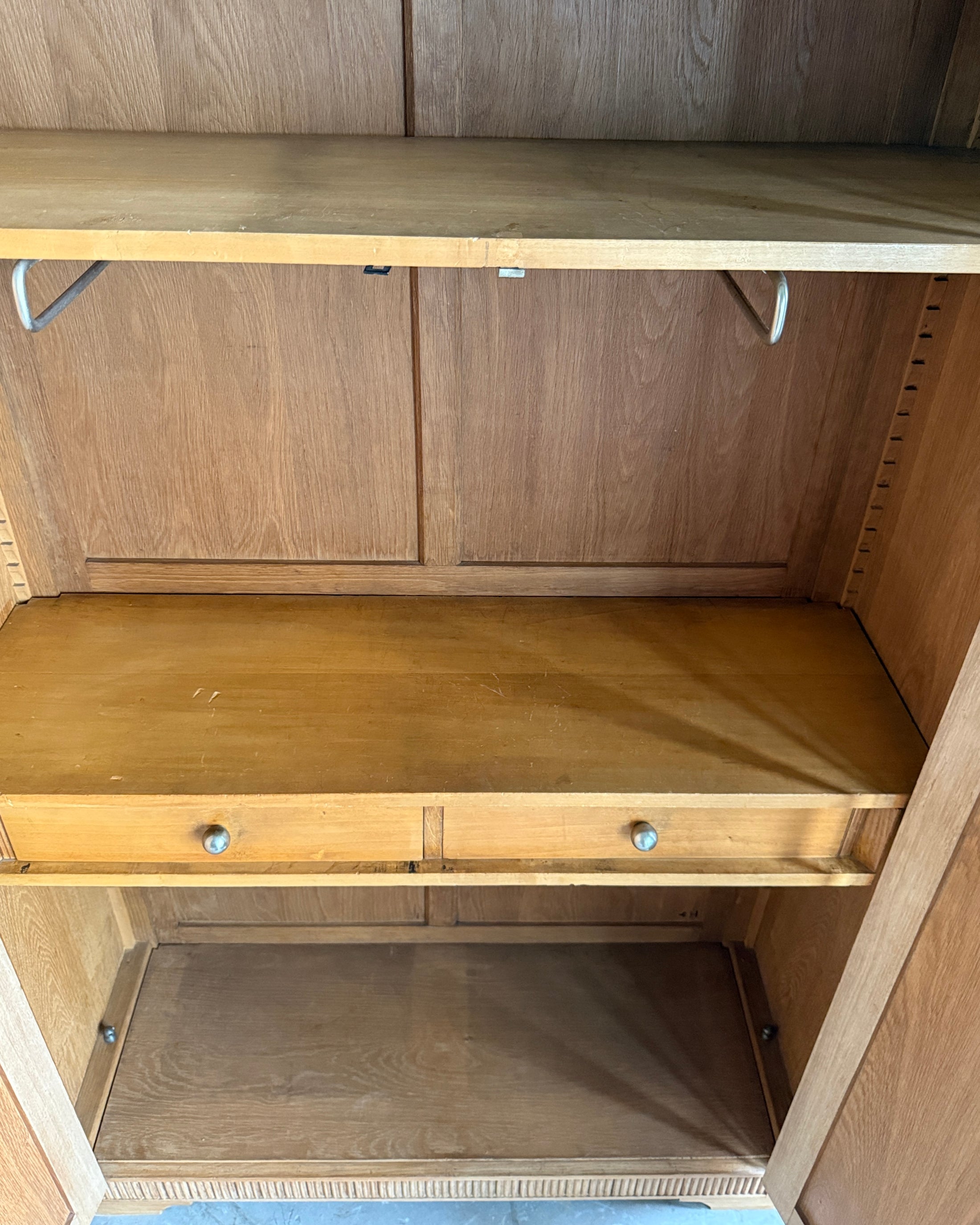 Armoire Art Déco en chêne avec penderie