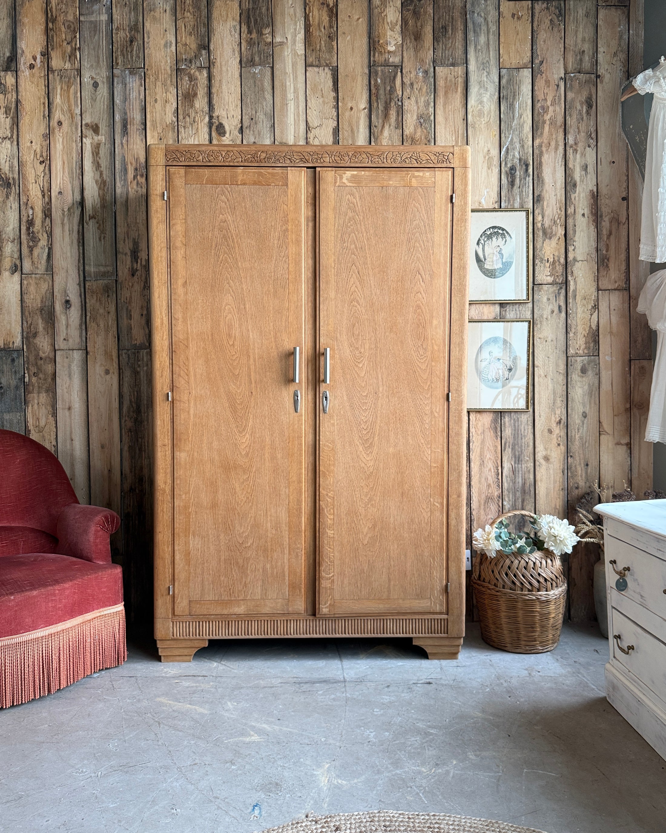 Armoire Art Déco en chêne avec penderie