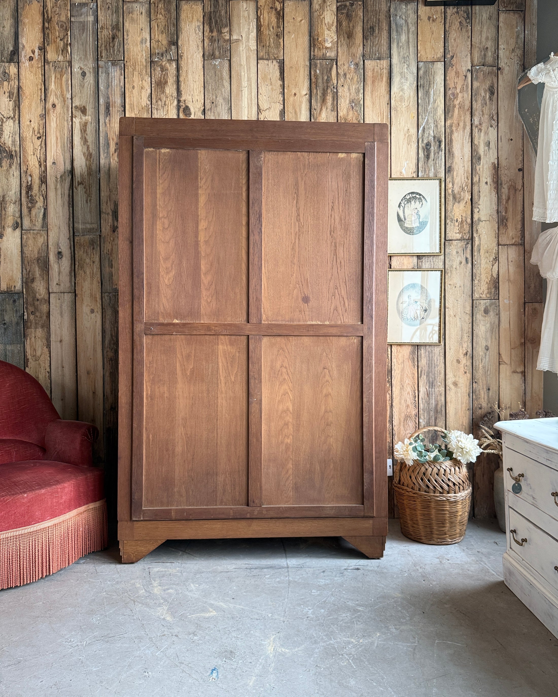 Armoire Art Déco en chêne avec penderie