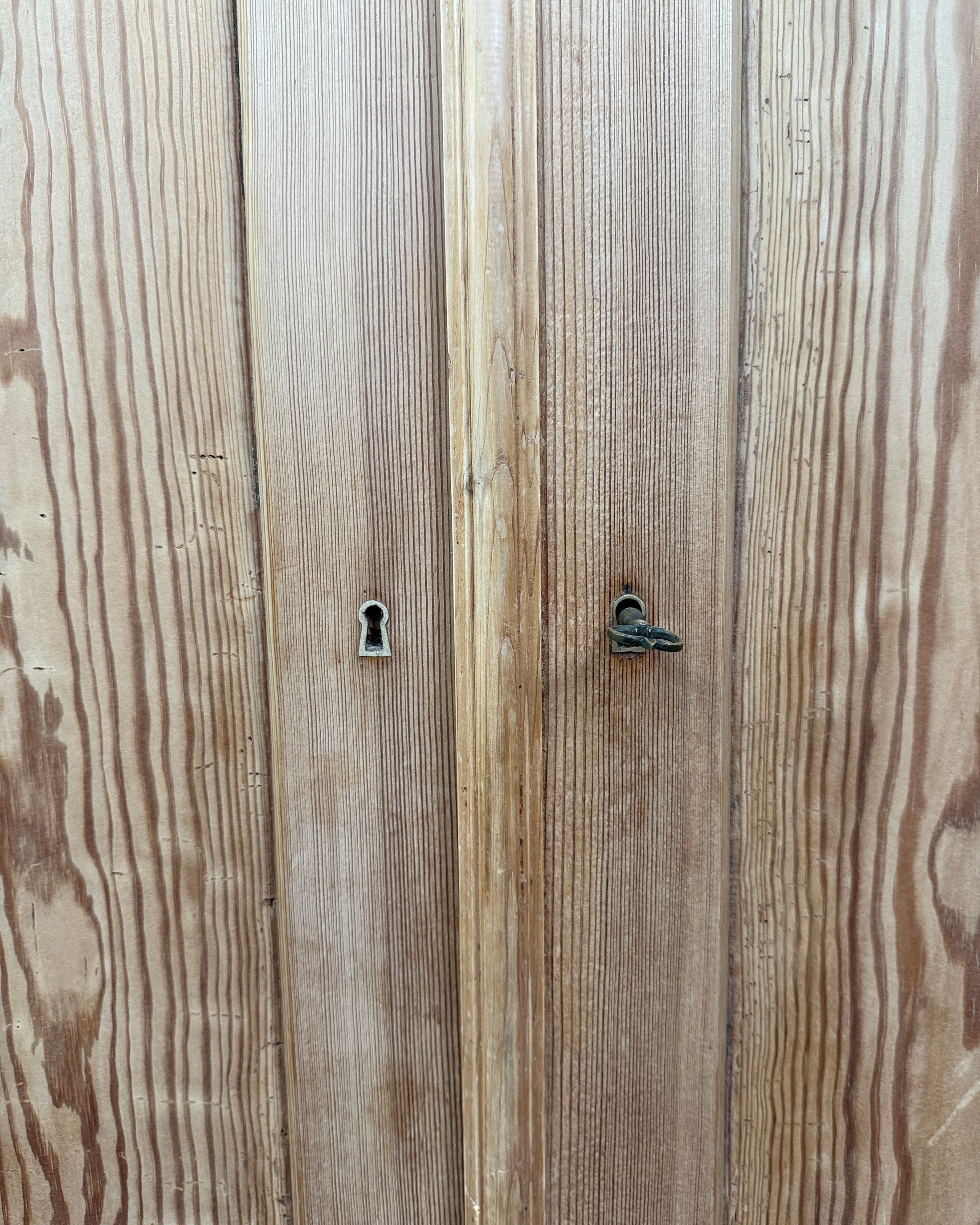 Armoire anglaise en pin