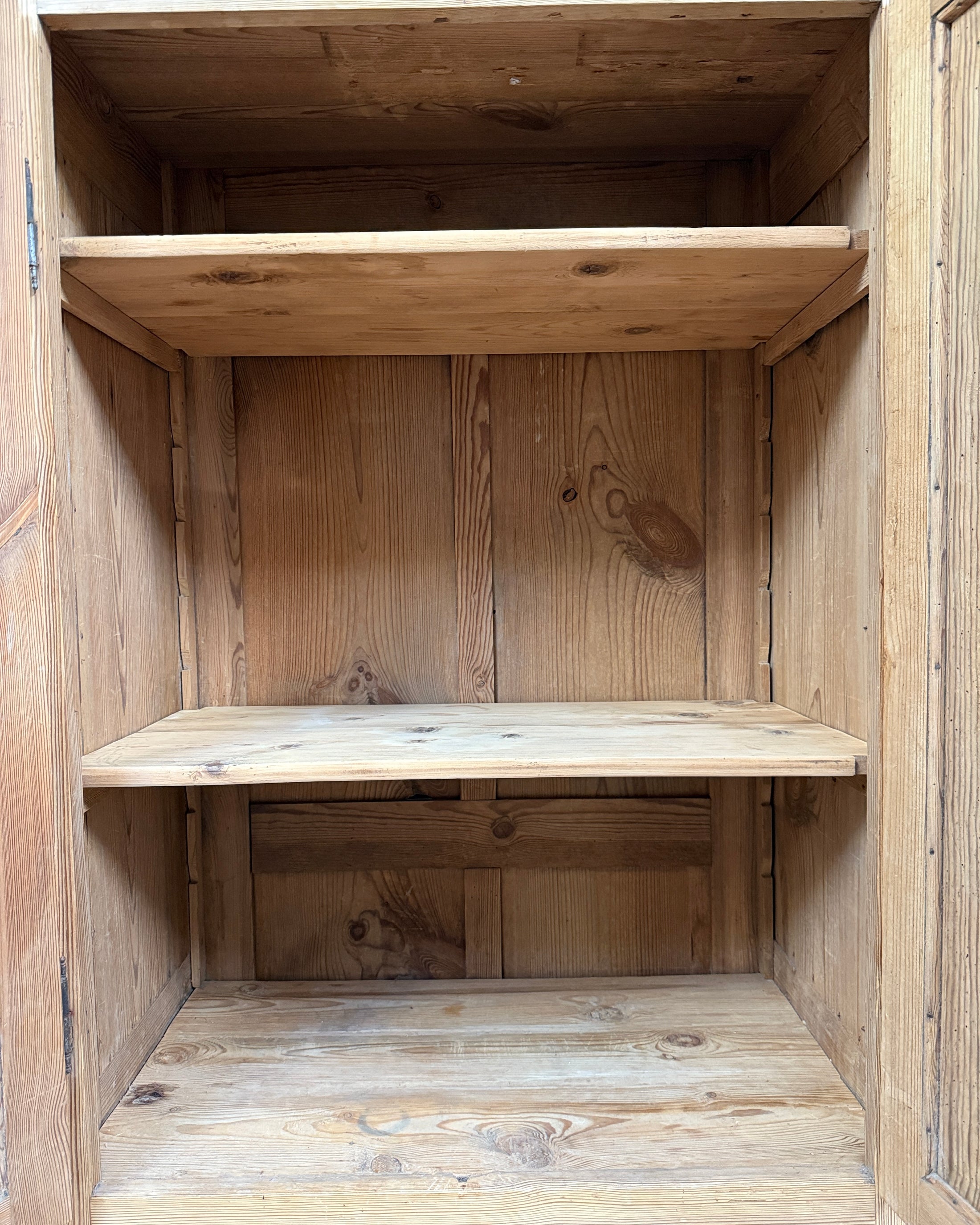 Armoire anglaise en pin
