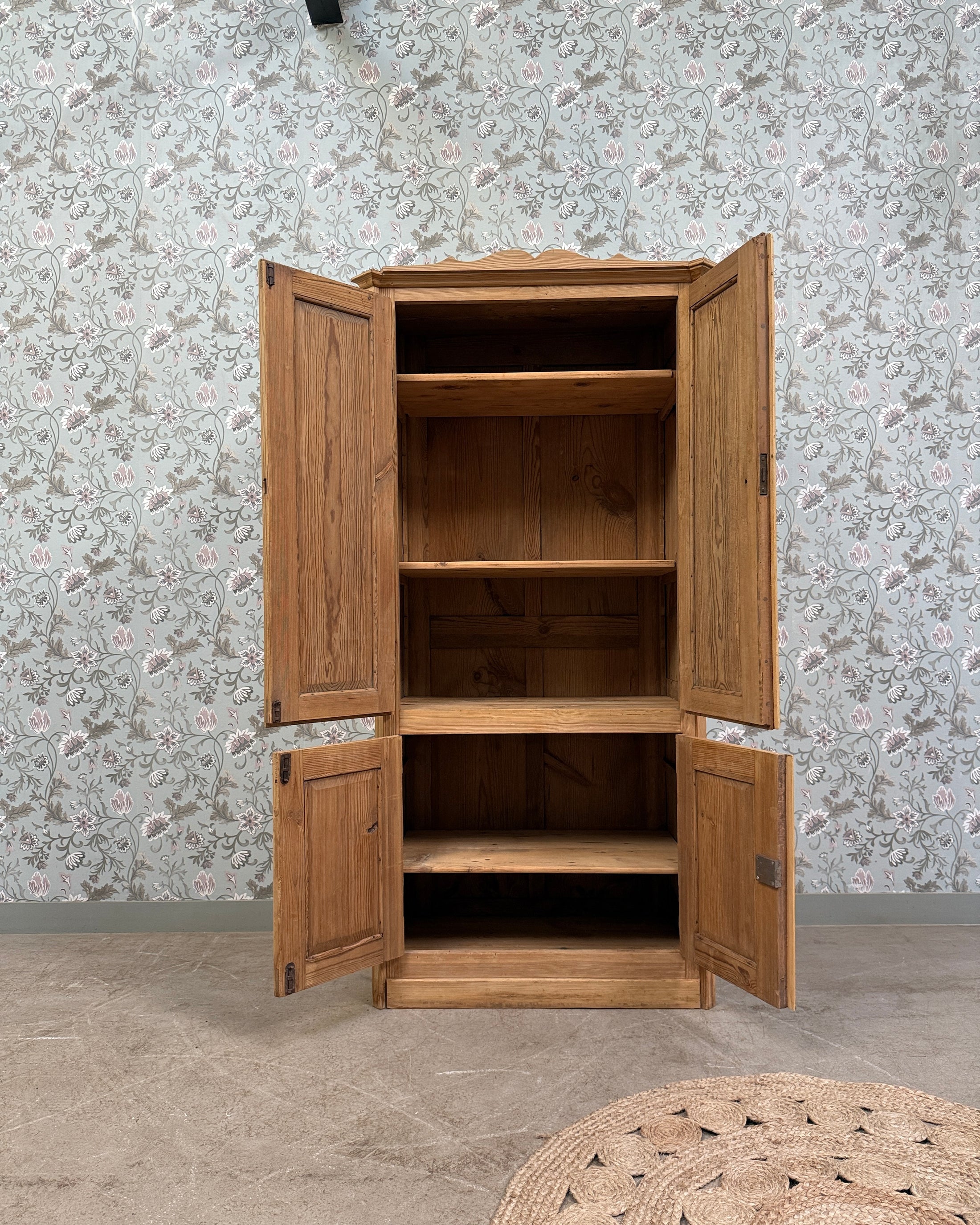 Armoire anglaise en pin