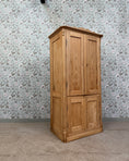 Charger l'image dans la visionneuse de la galerie, Armoire anglaise en pin