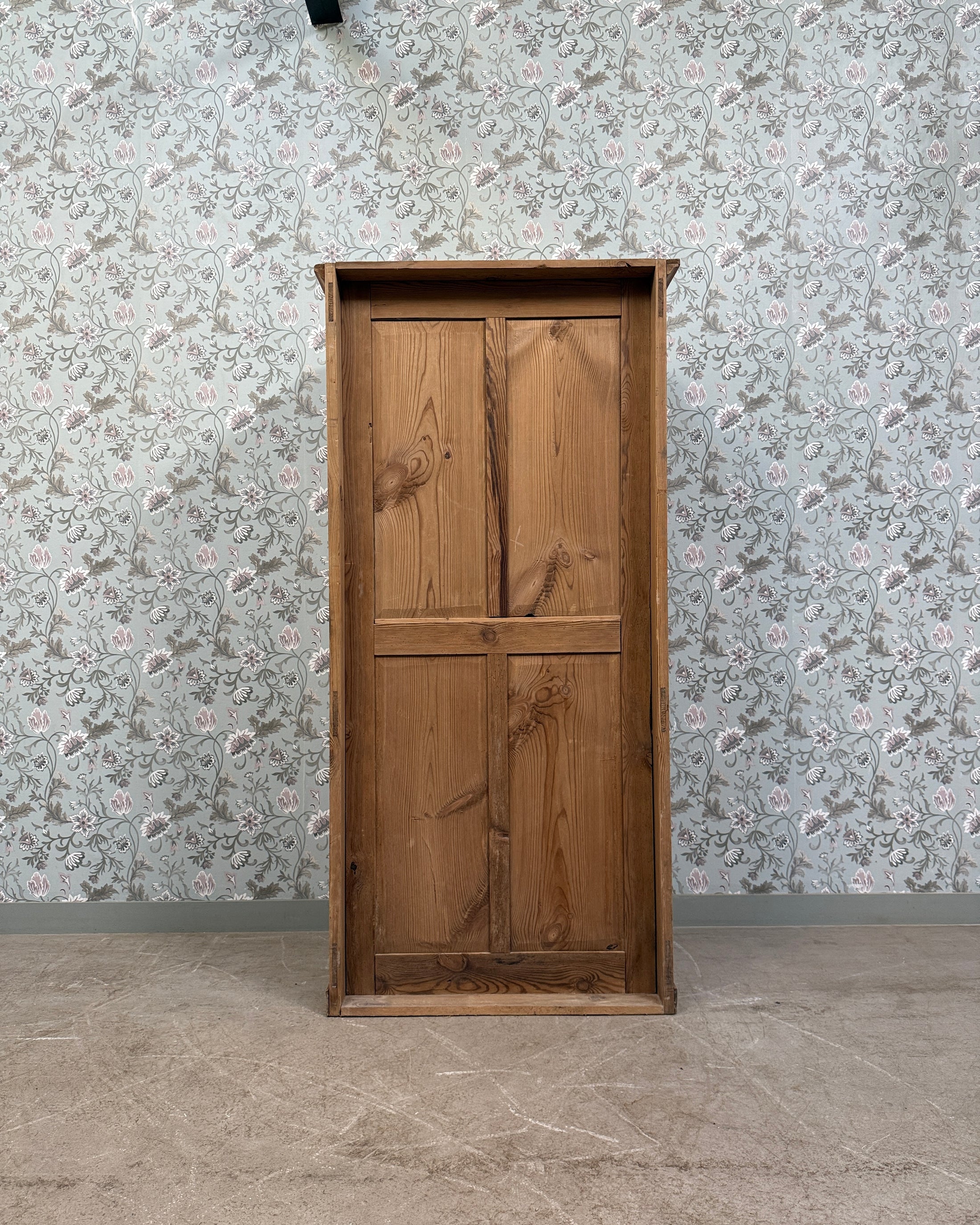Armoire anglaise en pin