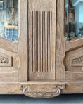 Charger l'image dans la visionneuse de la galerie, Armoire Art Nouveau en chêne massif