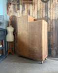 Charger l'image dans la visionneuse de la galerie, Armoire asymétrique Art Déco