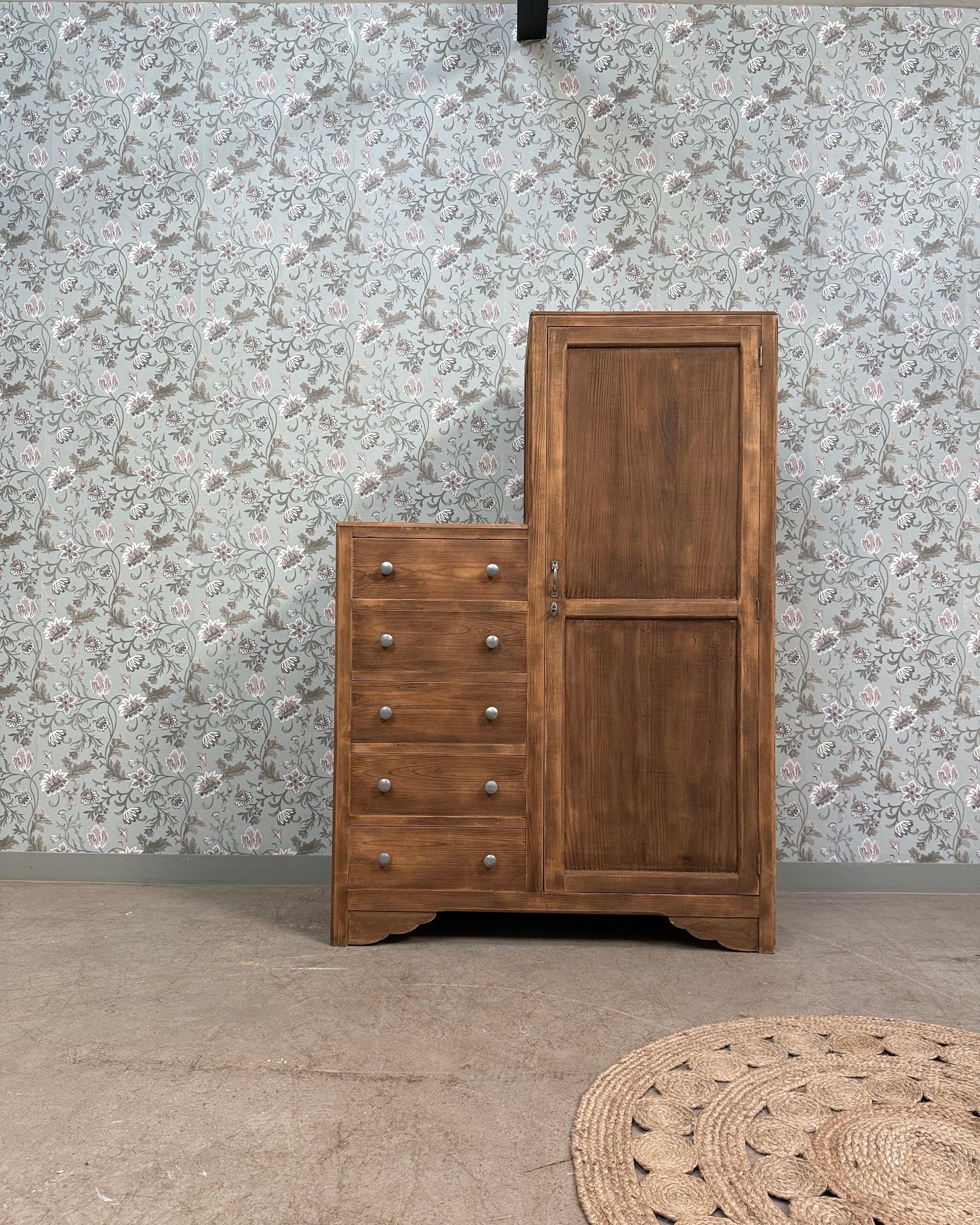 Armoire asymétrique Art Déco
