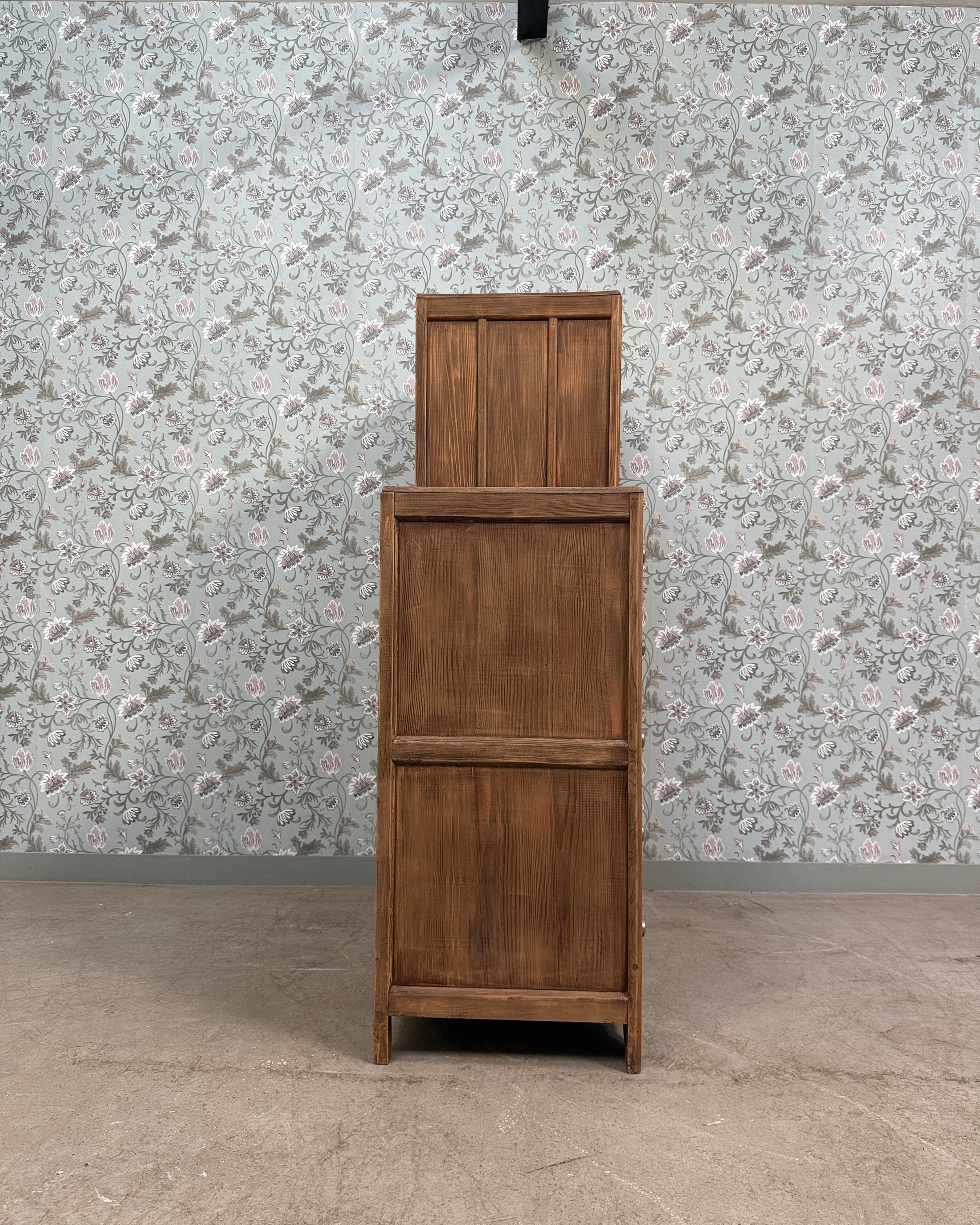Armoire asymétrique Art Déco