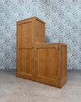 Charger l'image dans la visionneuse de la galerie, Armoire parisienne asymétrique en chêne