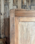 Charger l'image dans la visionneuse de la galerie, Armoire parisienne Art Déco avec penderie