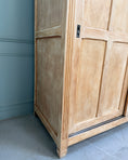 Charger l'image dans la visionneuse de la galerie, Grande armoire parisienne à portes coulissantes