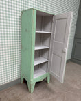 Charger l'image dans la visionneuse de la galerie, Armoire vintage pour enfant