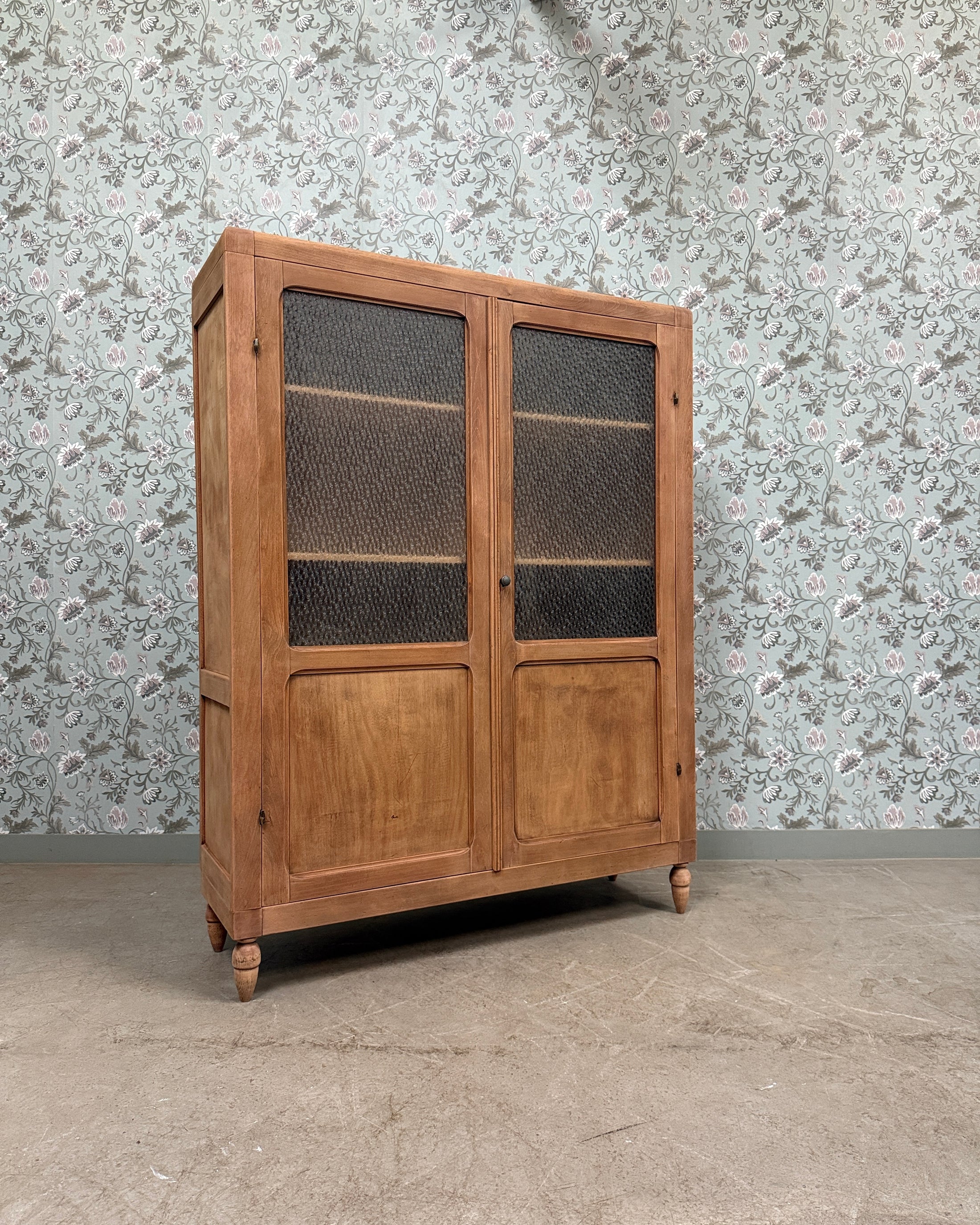 Armoire vitrée vintage