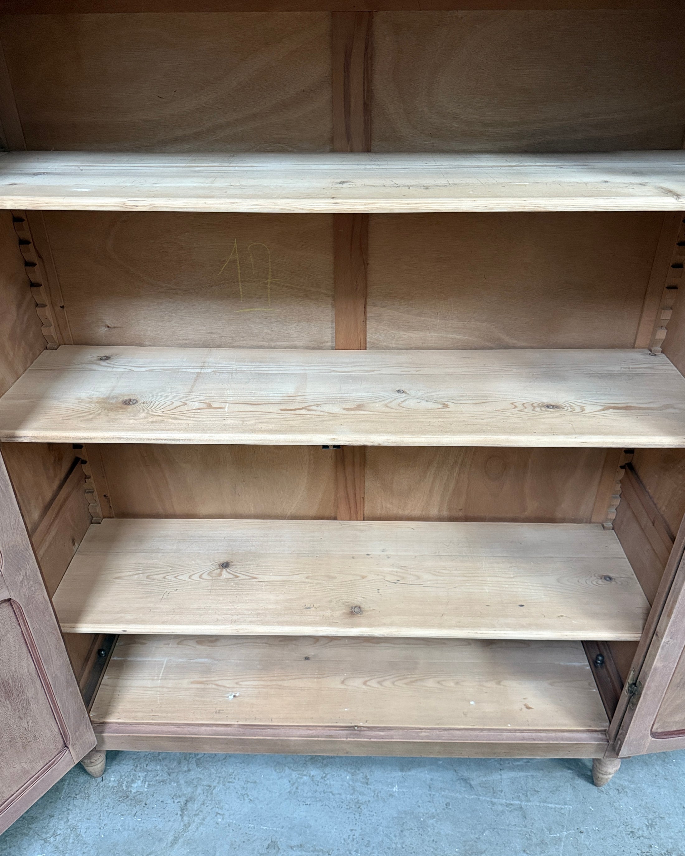 Armoire vitrée vintage