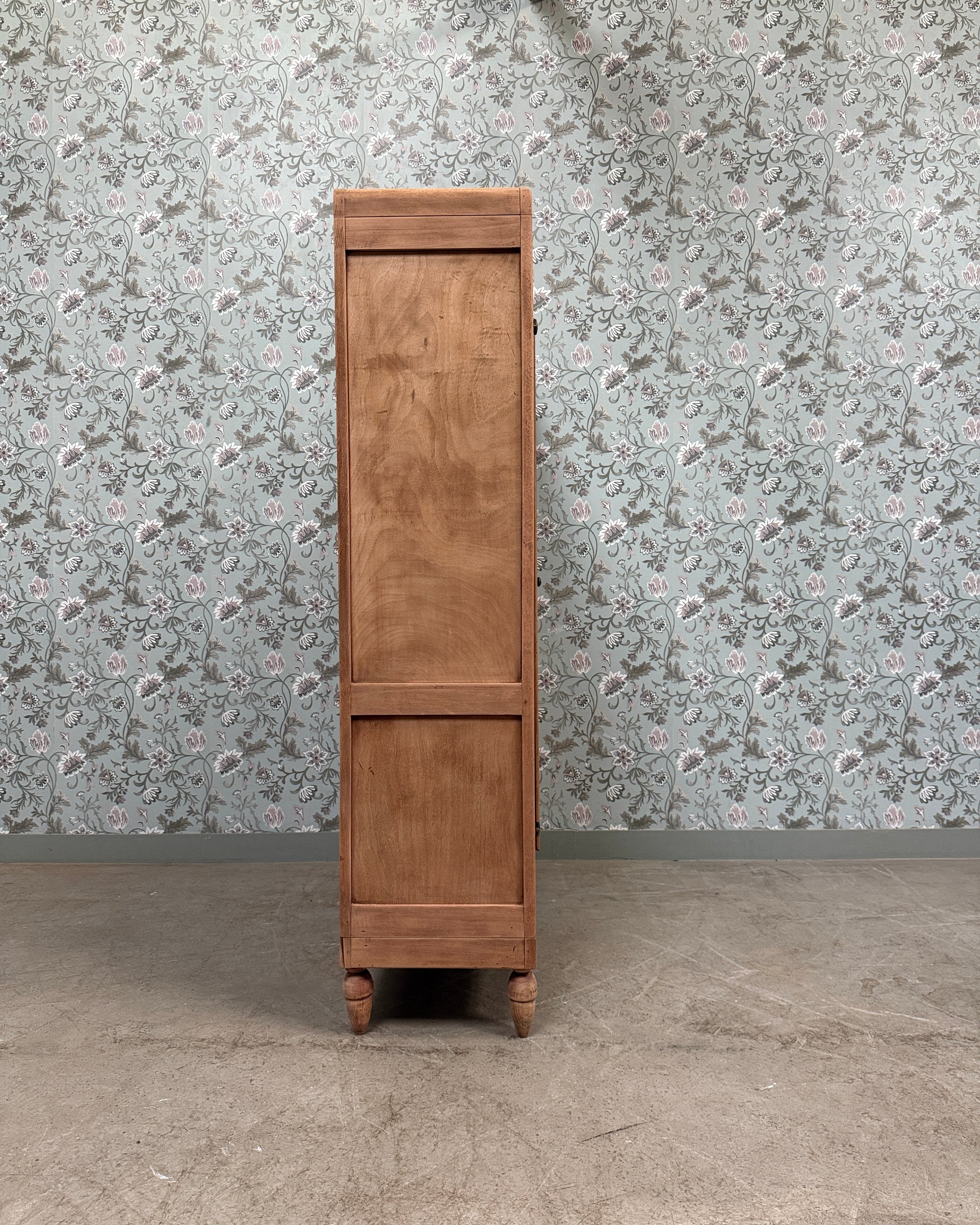Armoire vitrée vintage