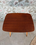 Charger l'image dans la visionneuse de la galerie, Table d’appoint 70s en bois