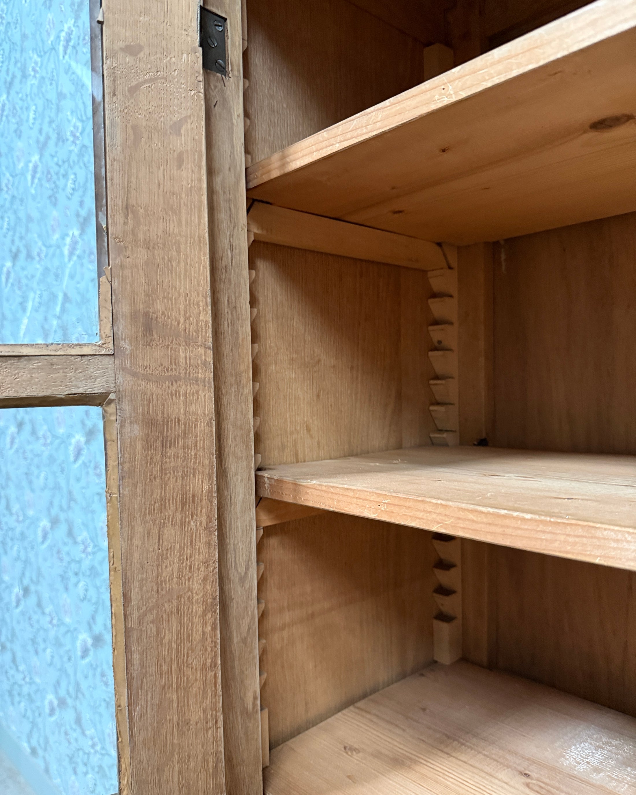 Bibliothèque vitrée en chêne