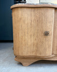 Charger l'image dans la visionneuse de la galerie, Commode coiffeuse Art Déco en chêne et marbre