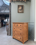 Charger l'image dans la visionneuse de la galerie, Commode ancienne campagnarde en pin massif