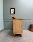 Charger l'image dans la visionneuse de la galerie, Grande commode anglaise en pin
