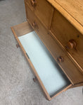 Charger l'image dans la visionneuse de la galerie, Commode anglaise en pin