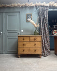 Charger l'image dans la visionneuse de la galerie, Commode anglaise en pin