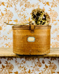 Charger l'image dans la visionneuse de la galerie, Boîte à chapeaux en bois courbé et cuir
