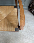 Charger l'image dans la visionneuse de la galerie, Fauteuil ancien en bois et assise paillée