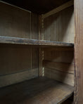 Charger l'image dans la visionneuse de la galerie, Grande armoire parisienne en bois naturel