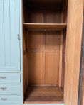 Charger l'image dans la visionneuse de la galerie, Grande armoire ancienne verte