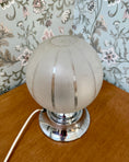 Charger l'image dans la visionneuse de la galerie, Lampe Art Déco en chrome et verre