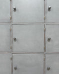 Charger l'image dans la visionneuse de la galerie, Meuble à casiers patiné gris