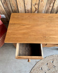 Charger l'image dans la visionneuse de la galerie, Table basse campagne chic en pin