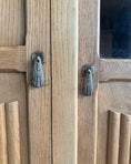 Charger l'image dans la visionneuse de la galerie, Armoire Art Déco asymétrique trois portes en chêne