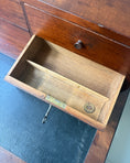 Charger l'image dans la visionneuse de la galerie, Bureau à gradin ancien en acajou