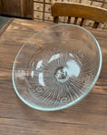 Charger l'image dans la visionneuse de la galerie, Cloche en verre vintage