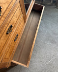 Charger l'image dans la visionneuse de la galerie, Grande armoire Art Nouveau en chêne et érable moucheté