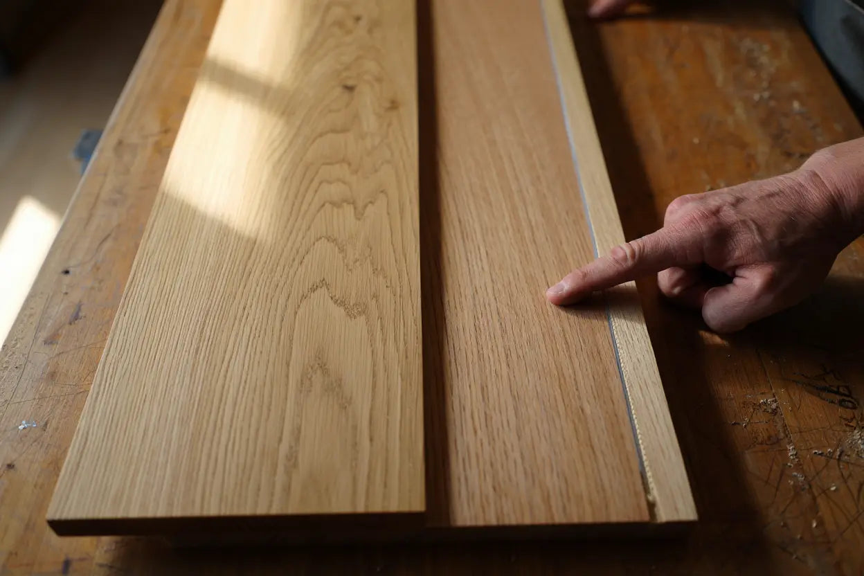 Comment reconnaître bois massif et placage sur meubles de brocante