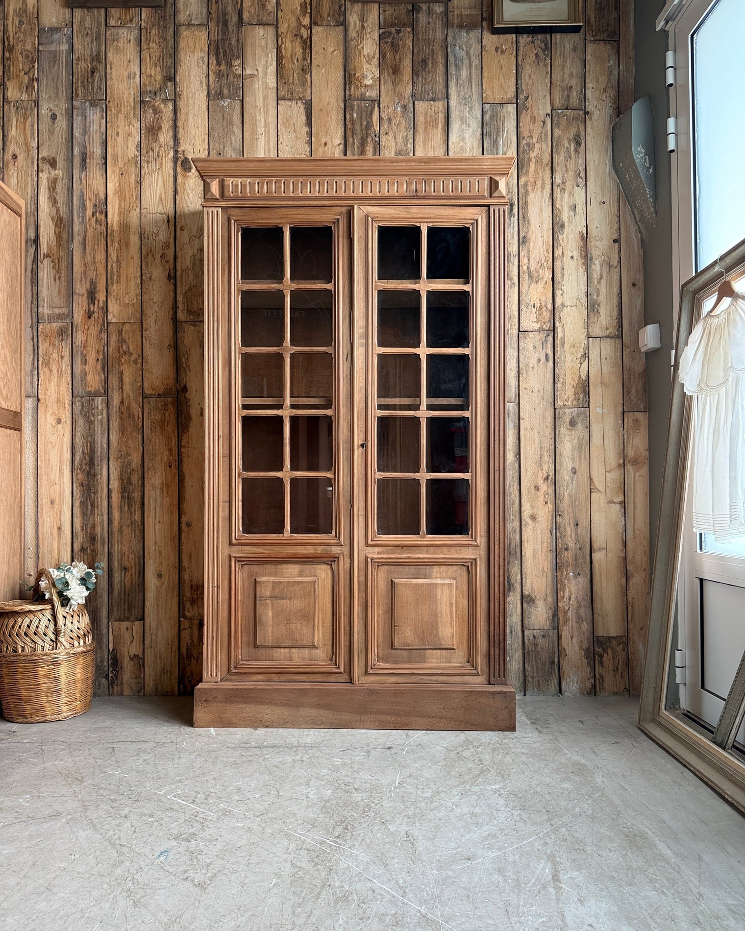 Comment entretenir un meuble ancien en bois sans l'abîmer ?