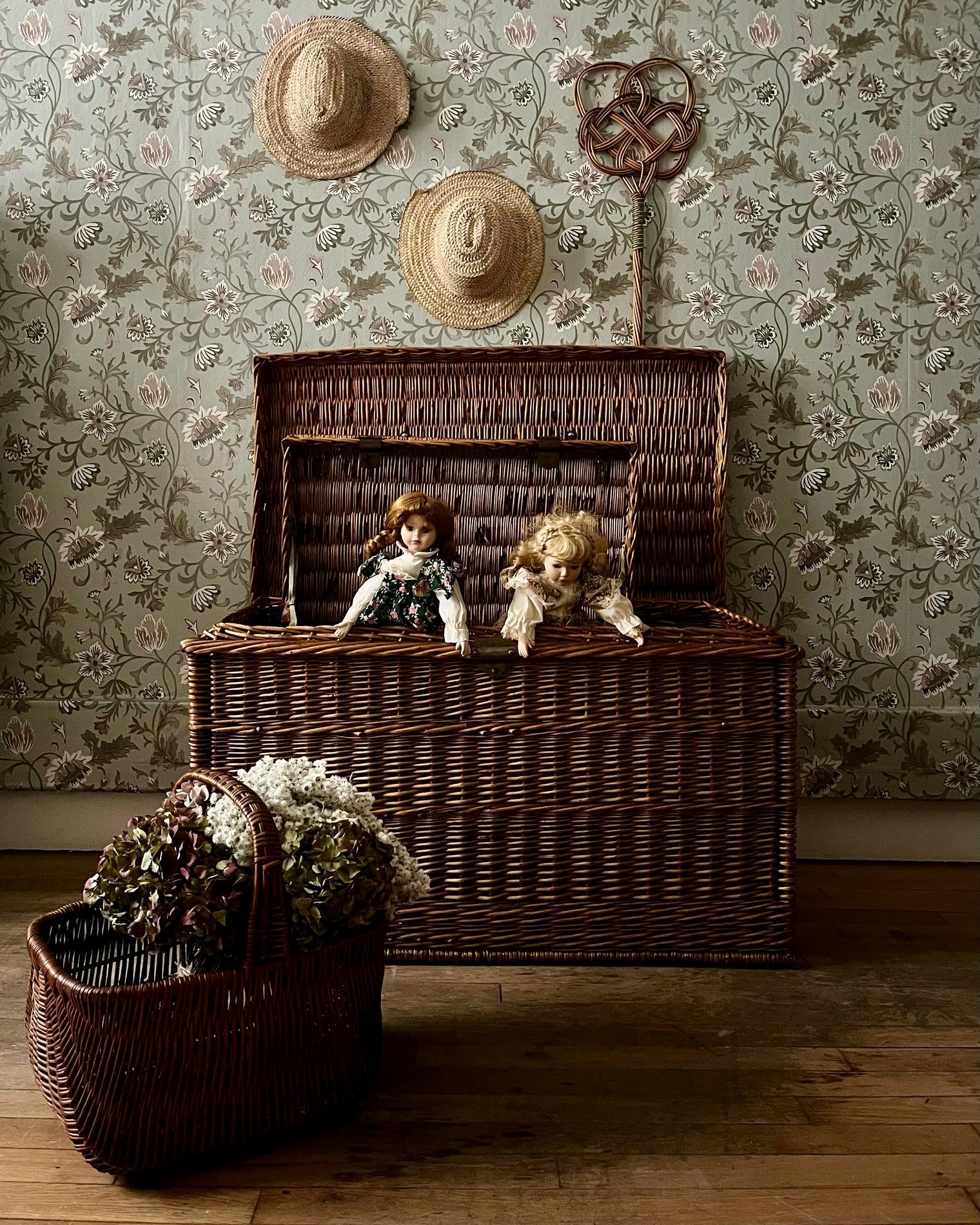 Malle vintage en rotin rénovée