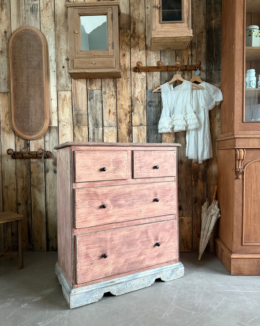 Commode ancienne patinée