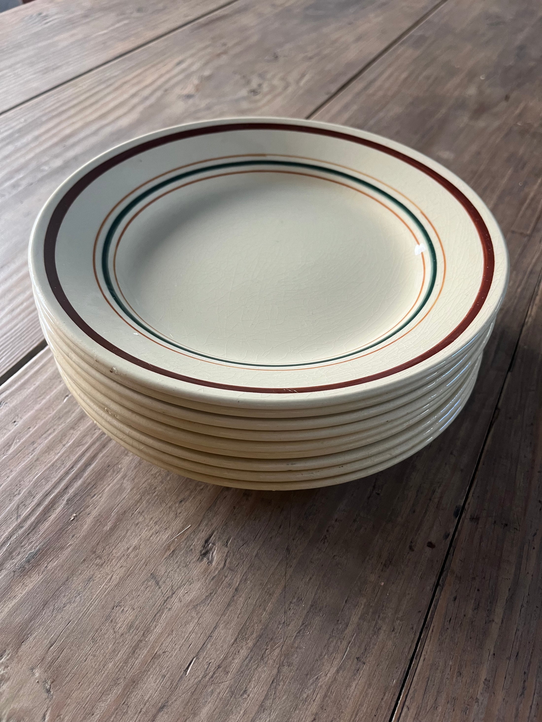 9 assiettes plates Gien