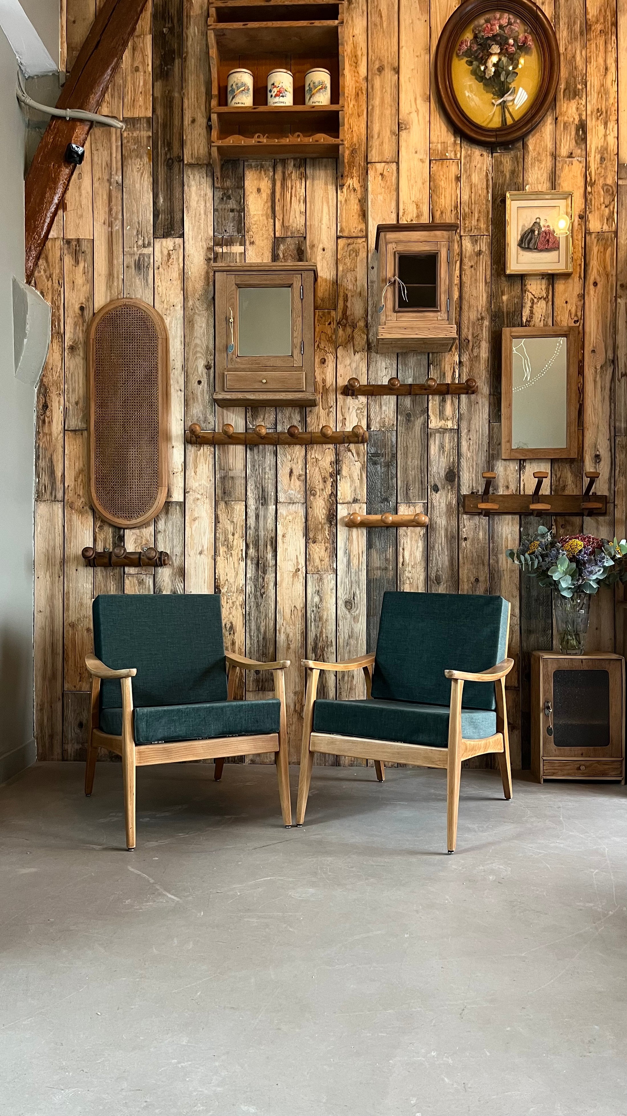 Paire de fauteuils scandinaves