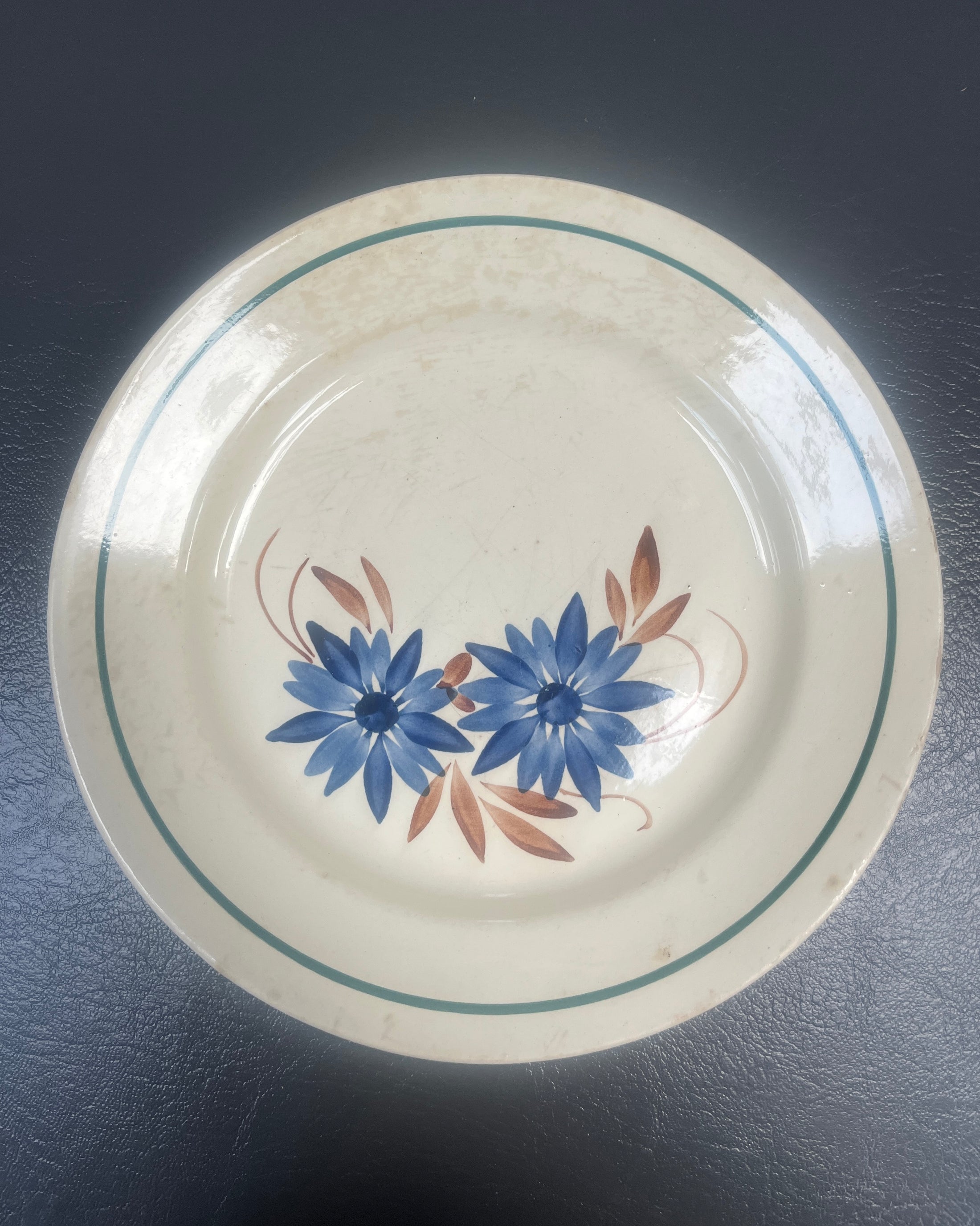 Assiettes plates terre de fer HBCM